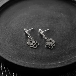 BRINCO DE FLOR EM AÇO INOX (AÇO INOX 14MM)