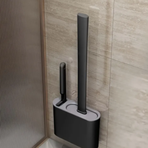 Estojo com duas escovas para limpeza de vaso sanitario.